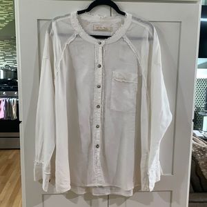 Adorable We the Free Linen Shirt!